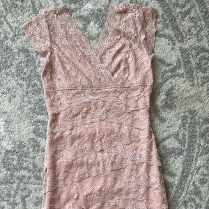 💖LOVELY soft pink v-neck dress